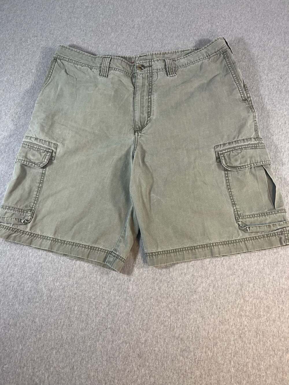 Eddie Bauer Green Cotton Canvas Relaxed Fit Cargo Utility Shorts Men’s 38x10